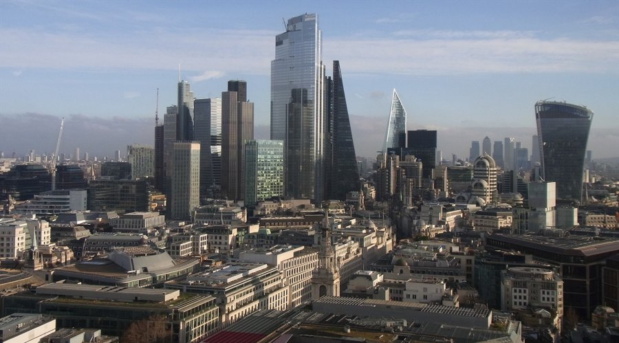  中国驻纽约总领馆：纽约州大巴侧翻致6名中国公民受伤，其中1人重伤